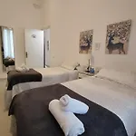 Dragonflybcn بيت ضيافة برشلونة